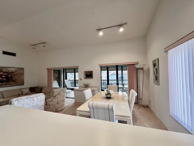 10711 Ocean Palm Way 202, Boynton Beach, FL 33437