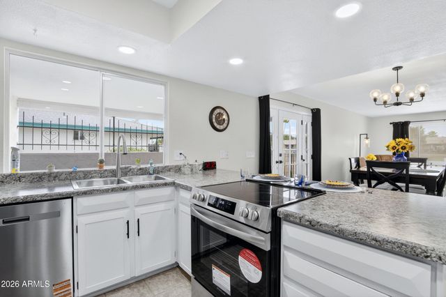507 S CLEARVIEW Avenue, Mesa, AZ 85208