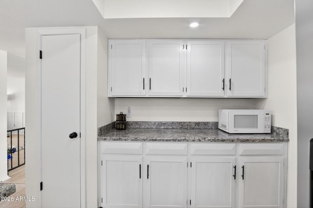 507 S CLEARVIEW Avenue, Mesa, AZ 85208