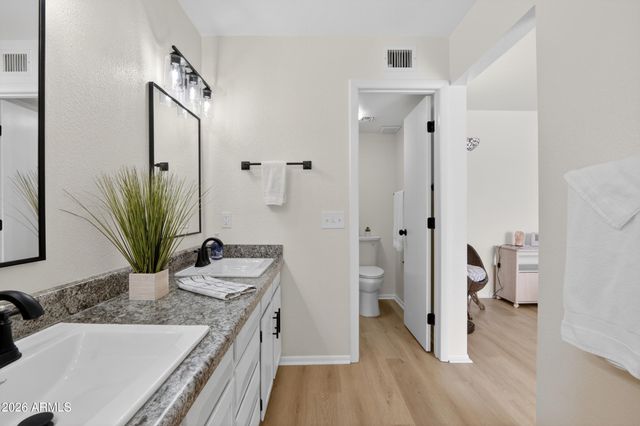 507 S CLEARVIEW Avenue, Mesa, AZ 85208