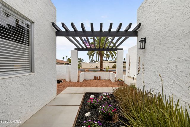 507 S CLEARVIEW Avenue, Mesa, AZ 85208