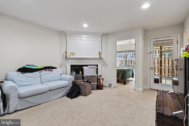 13719 MAPLE SUGAR LN, Herndon, VA 20171