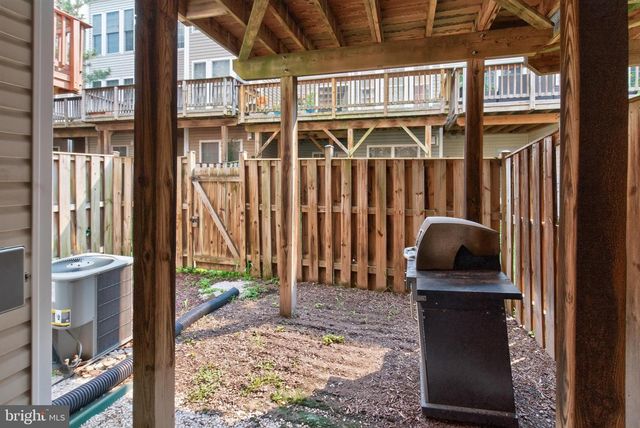 13719 MAPLE SUGAR LN, Herndon, VA 20171