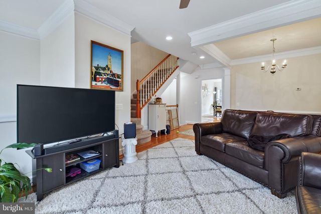 13719 MAPLE SUGAR LN, Herndon, VA 20171