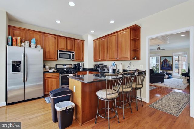 13719 MAPLE SUGAR LN, Herndon, VA 20171