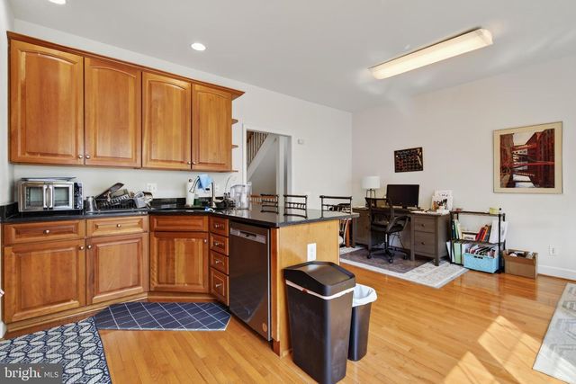13719 MAPLE SUGAR LN, Herndon, VA 20171