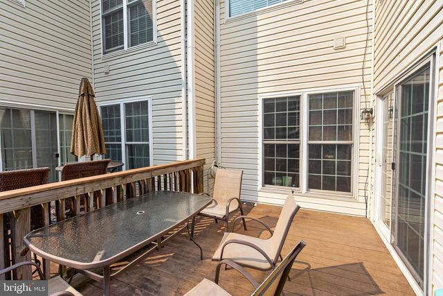 13719 MAPLE SUGAR LN, Herndon, VA 20171