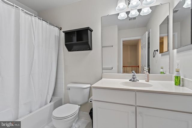 13719 MAPLE SUGAR LN, Herndon, VA 20171