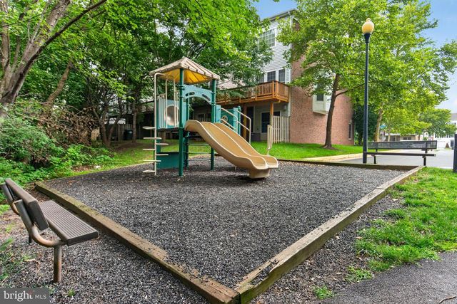 13719 MAPLE SUGAR LN, Herndon, VA 20171