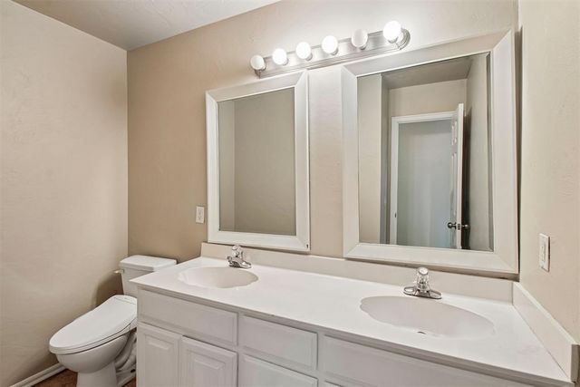 300 Ridge Lake Boulevard, Norman, OK 73071
