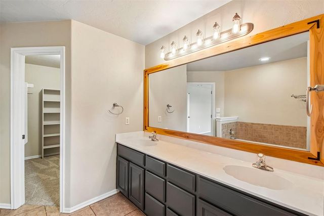 300 Ridge Lake Boulevard, Norman, OK 73071