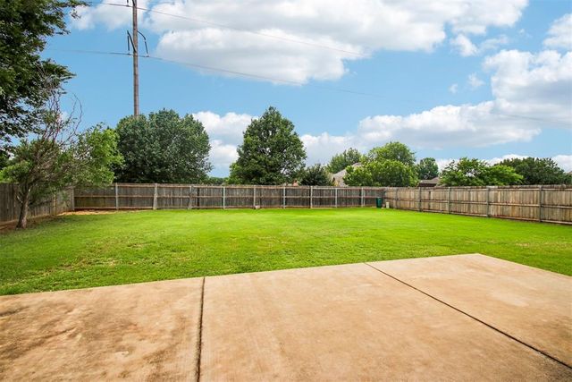 300 Ridge Lake Boulevard, Norman, OK 73071