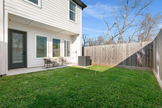 2708 Noble Street, Houston, TX 77026