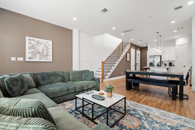 2708 Noble Street, Houston, TX 77026