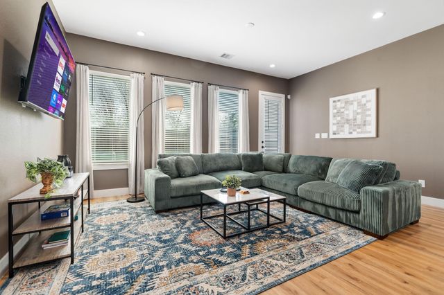 2708 Noble Street, Houston, TX 77026