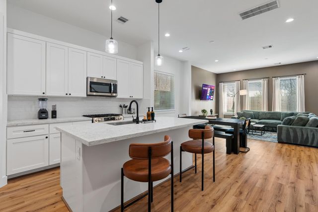 2708 Noble Street, Houston, TX 77026