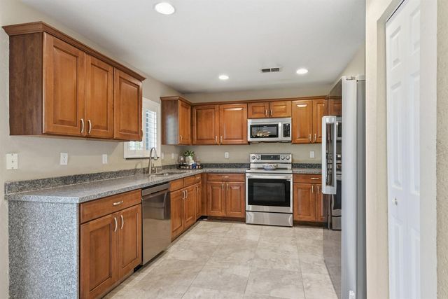 2020 SW Newport Isles Boulevard, Port Saint Lucie, FL 34953