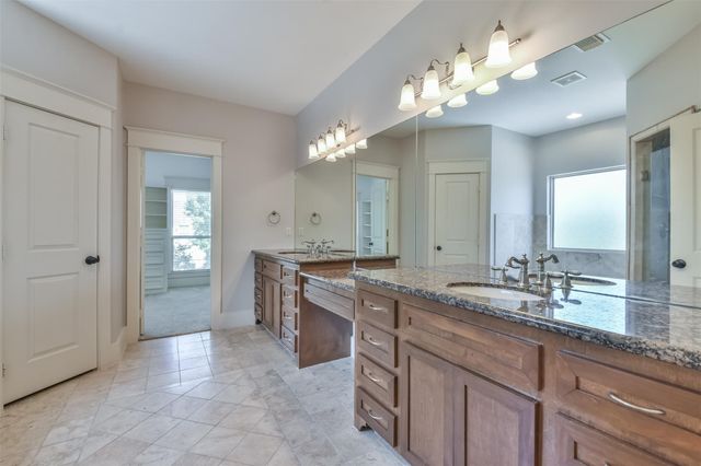 1030 W 16th Street A, Houston, TX 77008