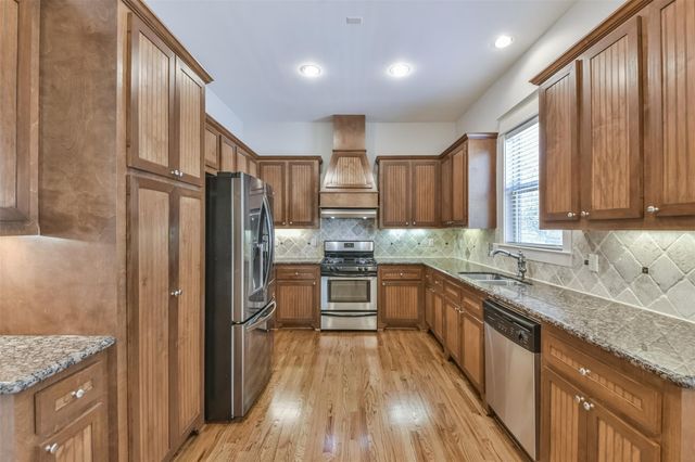 1030 W 16th Street A, Houston, TX 77008