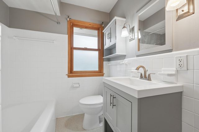 7115 W 23rd Street, Saint Louis Park, MN 55426