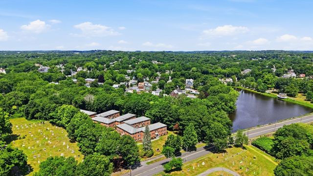 57 Sylvan 4F, Danvers, MA 01923