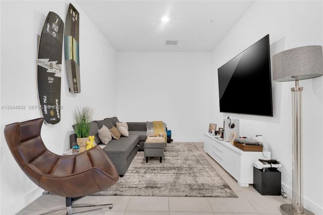 7819 NW 104th Ave 23, Doral, FL 33178