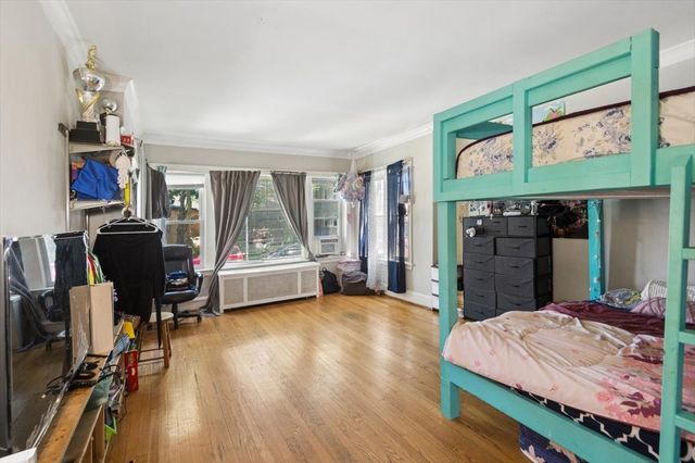 6630 N Maplewood Avenue, Chicago, IL 60645