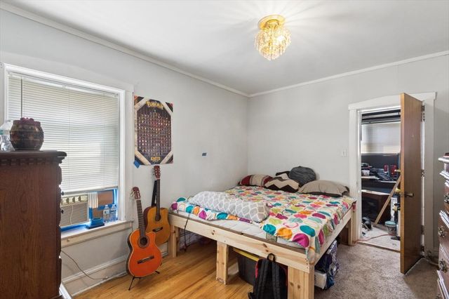 6630 N Maplewood Avenue, Chicago, IL 60645