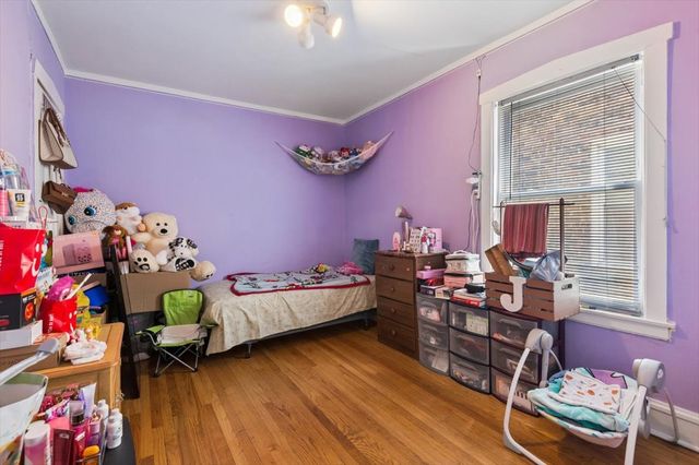 6630 N Maplewood Avenue, Chicago, IL 60645