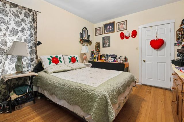 6630 N Maplewood Avenue, Chicago, IL 60645