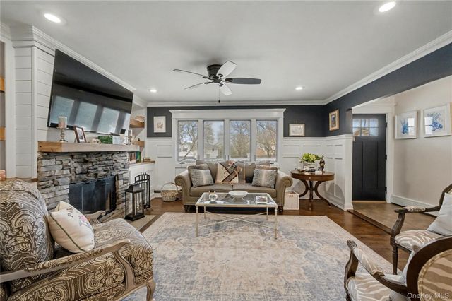 9 Boxwood Drive, Kings Park, NY 11754