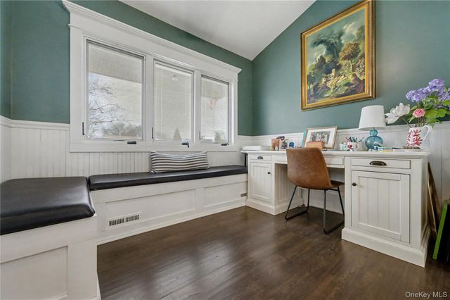 9 Boxwood Drive, Kings Park, NY 11754