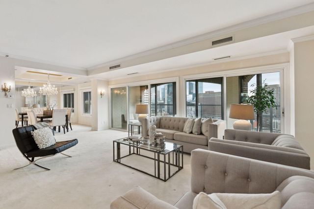 1201 Yale Place 1608, Minneapolis, MN 55403