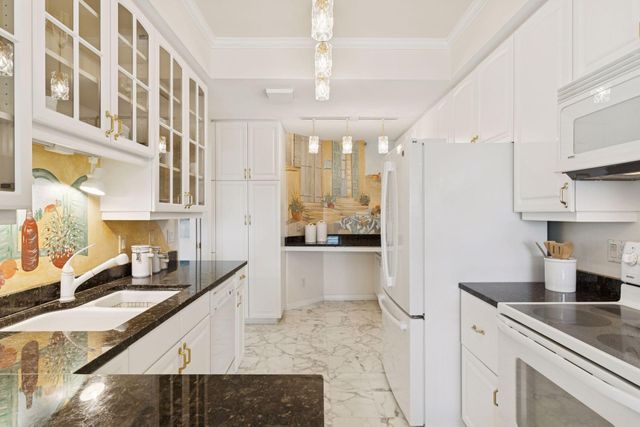 1201 Yale Place 1608, Minneapolis, MN 55403