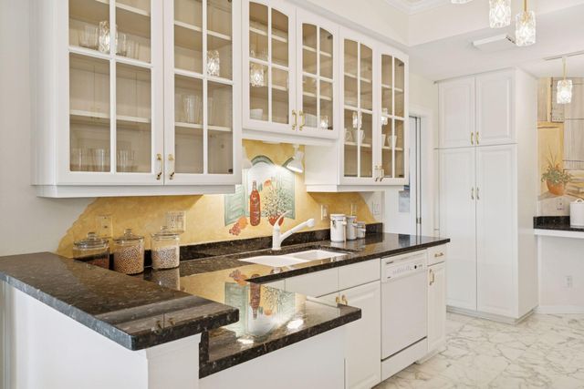 1201 Yale Place 1608, Minneapolis, MN 55403