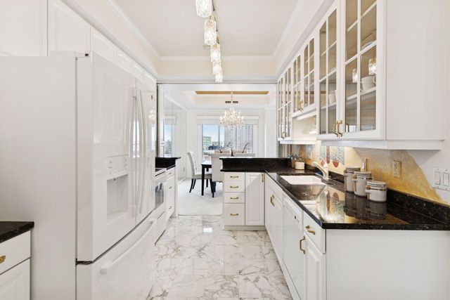 1201 Yale Place 1608, Minneapolis, MN 55403