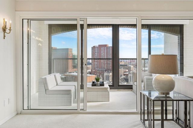 1201 Yale Place 1608, Minneapolis, MN 55403