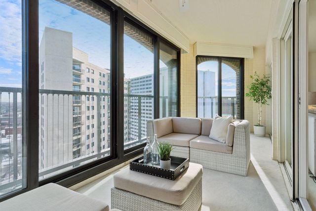 1201 Yale Place 1608, Minneapolis, MN 55403