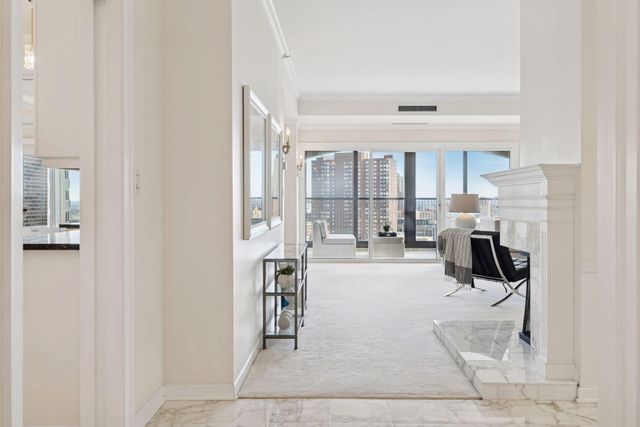 1201 Yale Place 1608, Minneapolis, MN 55403