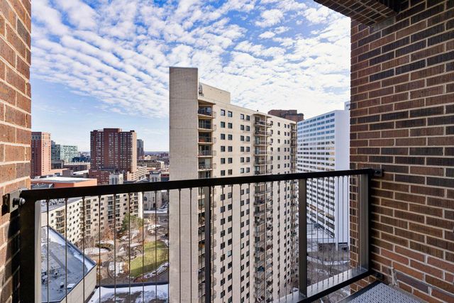 1201 Yale Place 1608, Minneapolis, MN 55403