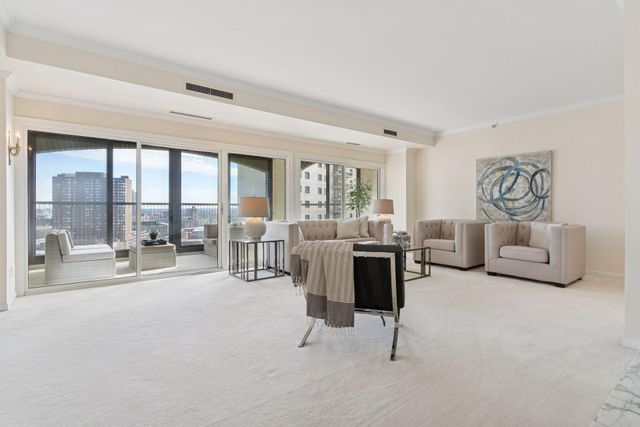 1201 Yale Place 1608, Minneapolis, MN 55403