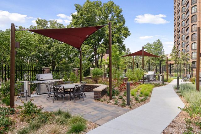 1201 Yale Place 1608, Minneapolis, MN 55403