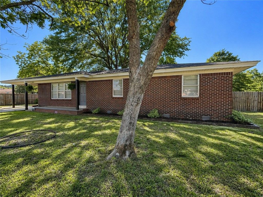 205 N Tulsa Avenue, Russellville, AR 72801