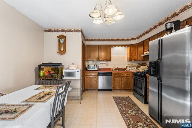 43 Normandy Place 41, Irvington, NJ 07111