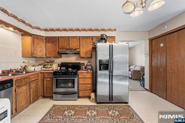 43 Normandy Place 41, Irvington, NJ 07111