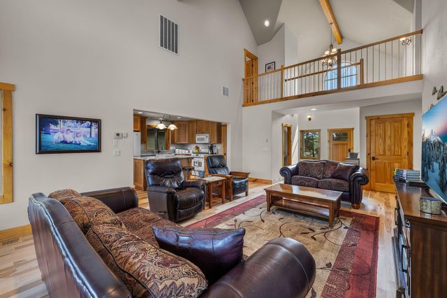 4690 W Antler Avenue, Redmond, OR 97756