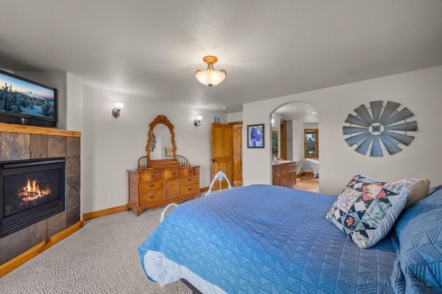 4690 W Antler Avenue, Redmond, OR 97756