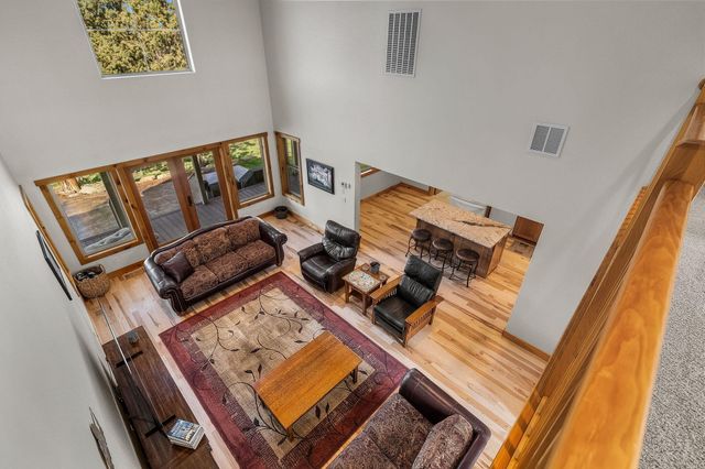 4690 W Antler Avenue, Redmond, OR 97756