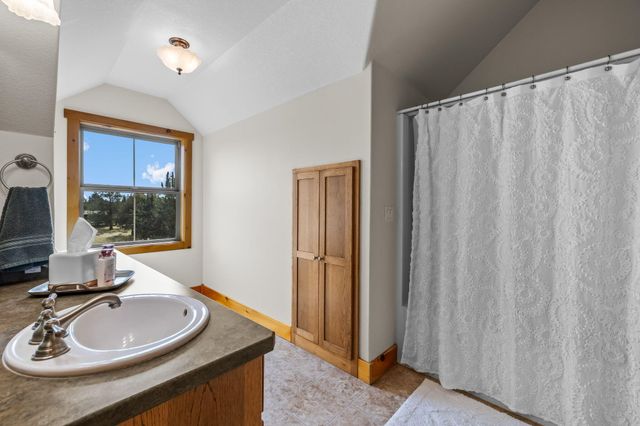 4690 W Antler Avenue, Redmond, OR 97756