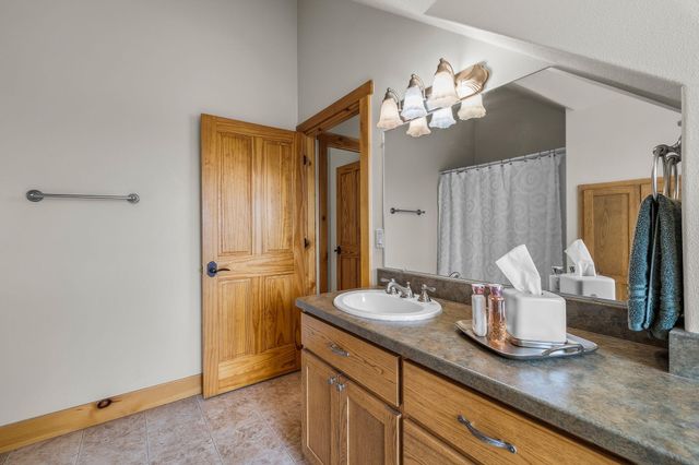 4690 W Antler Avenue, Redmond, OR 97756